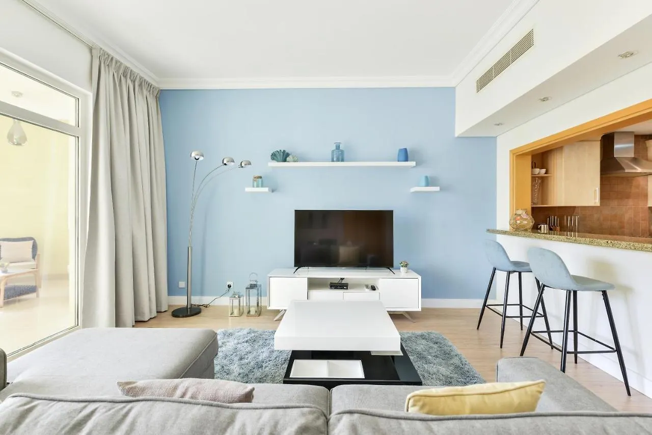 Apartment Shoreline - Beachfront Luxury Palm Jumeirah - Free 5* Beach Resorts Access Dubai