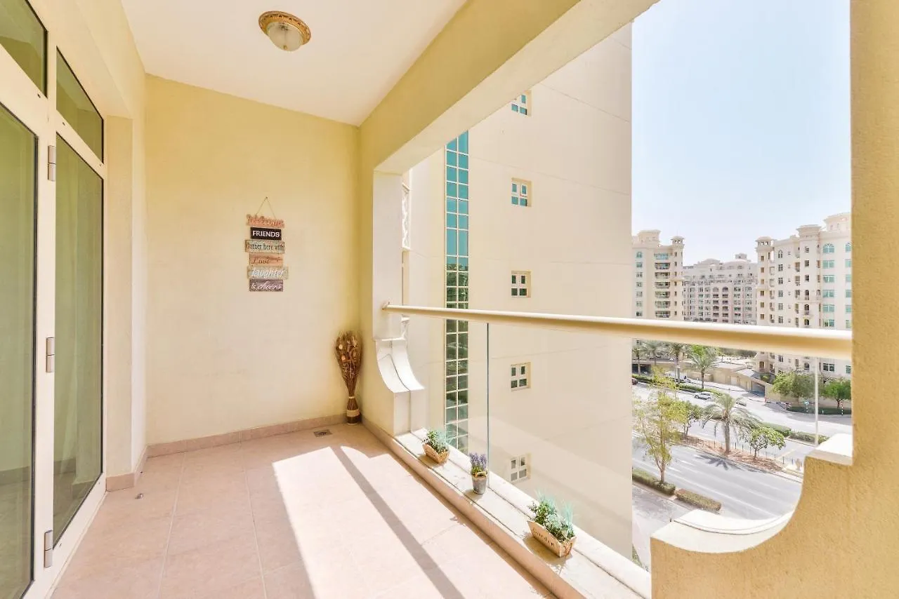 Shoreline - Beachfront Luxury Palm Jumeirah - Free 5* Beach Resorts Access Dubai United Arab Emirates