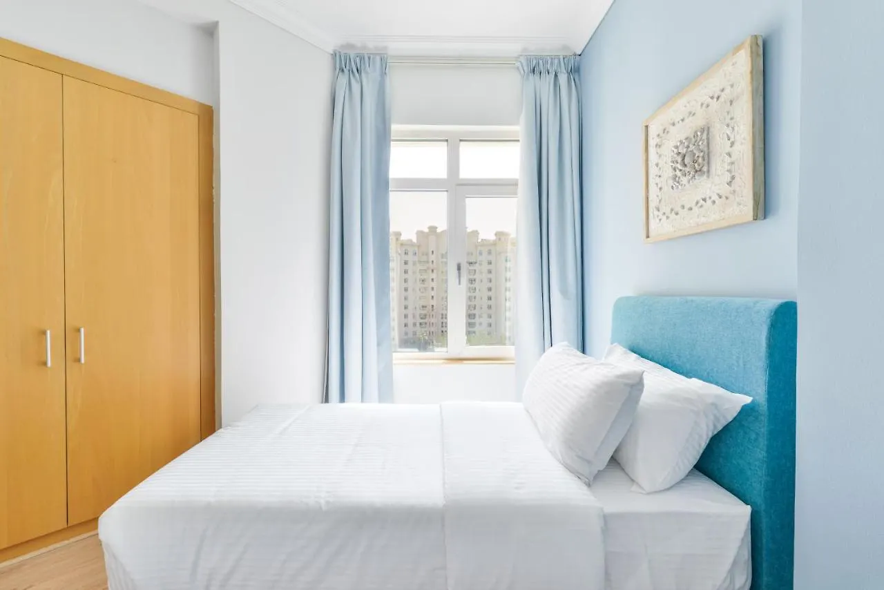 Shoreline - Beachfront Luxury Palm Jumeirah - Free 5* Beach Resorts Access Dubai 0*,  United Arab Emirates